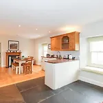 Nyaraló Rose At Troutbeck